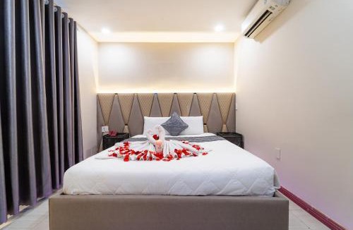 Binh Chanh Hotel | Khách Sạn Phát Tiến