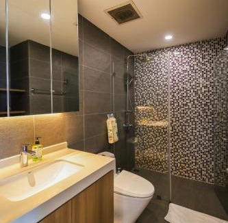 Tan Binh Hotel | Republic Airport Residences - Next to Holiday Inn