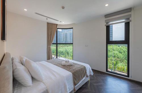 District 9 Apartment | Lucent Home