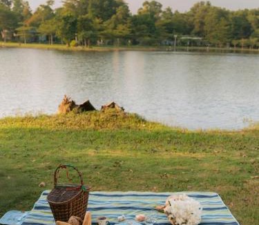 Ngoc Thanh Villa | Lake View Villa Flamingo Dai Lai by Resident