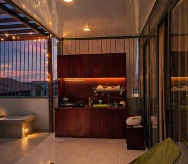 Duong To Hotel | Bareka Hotel