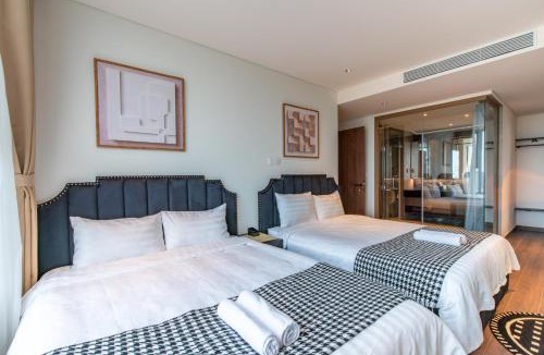 District 10 Apartment | Delux Central 3 Bedrooms China Town, Pool, Sauna, City Gateway
