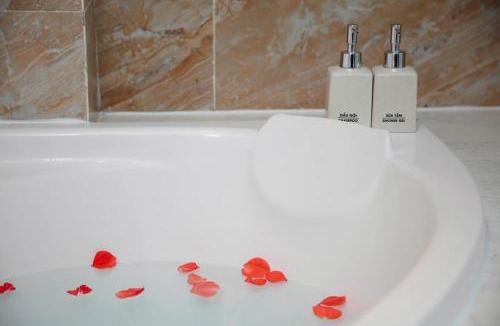 Yen Phu Hotel | Azen Westlake Hanoi Hotel