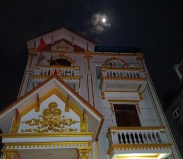 Thai Thuy House | GOLDEN RICE hoel