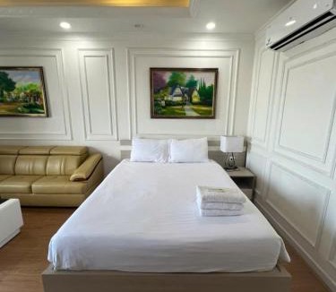Trung Hoa Nhan Chinh Apartment | Vinhomes D'Capitale Luxury Apartment Hanoi - Hachi Homes