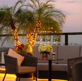 Hang Buom Hotel | MAY DE VILLE Lumiere Hotel