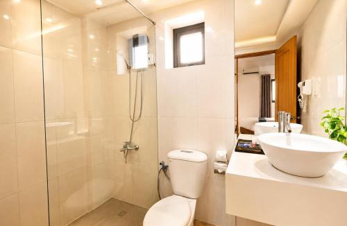 District 1 Hotel | Happy Life Green Hotel