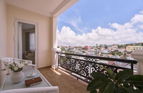 Phuong 10 Hotel | Nature Hotel and Suite