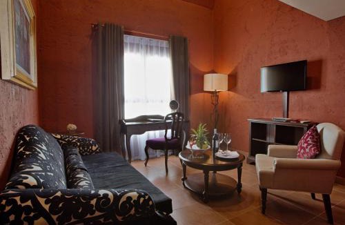 Hoa Vang Hotel | Mercure Danang French Village Bana Hills