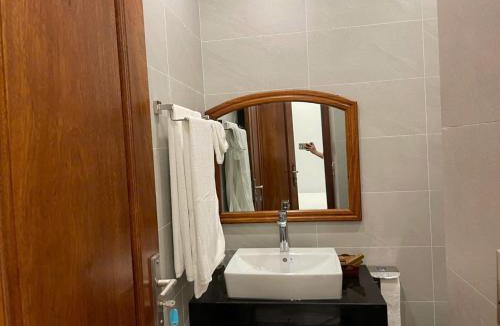 Dong Hoi Villa | Villa 7 phòng 11 Giường Ngủ