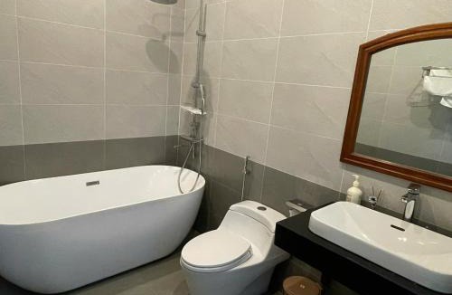 Dong Hoi Villa | Villa 7 phòng 11 Giường Ngủ