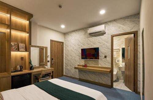 District 12 Hotel | Tran Long Hotel By Urban B
