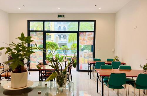 Long Beach Hotel | Pearl & Pepper Boutique Hotel & Social Hub
