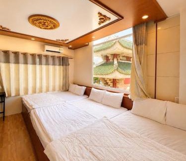 Nui Sam Hotel | Trung Hiếu Hotel - bên cạnh Miếu Bà Chúa Xứ