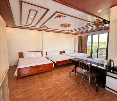 Nui Sam Hotel | Trung Hiếu Hotel - bên cạnh Miếu Bà Chúa Xứ