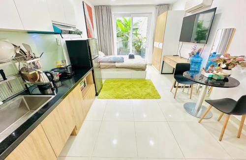 Hang Xanh Apartment | Fox Living Nguyen Huu Canh