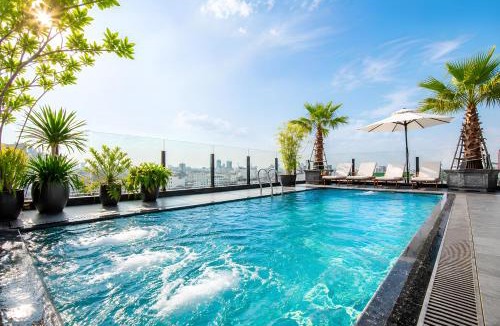 Hanoi Backpacker Quarter Hotel | MAY DE VILLE Crown Hotel