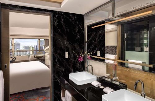 Ben Nghe Hotel | Sofitel Saigon Plaza