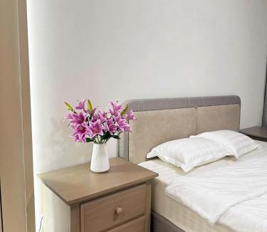 District 9 Apartment | T&T stay MCP A 2BR 2WC Free Gym,Pool