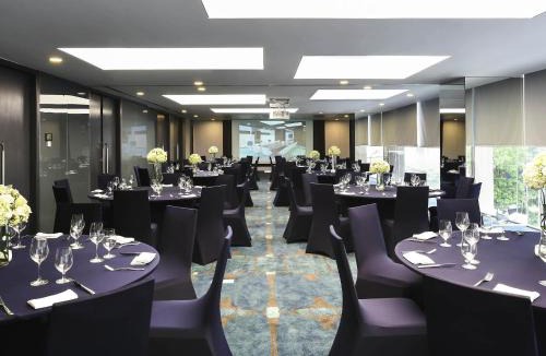 Dich Vong Hau Hotel | Novotel Suites Hanoi