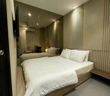 District 12 Hotel | Khách Sạn Cloud9
