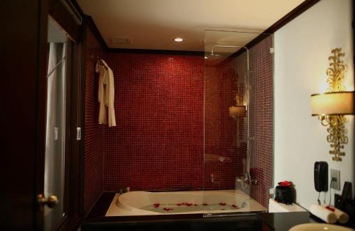 Hue City Centre Hotel | The Scarlett Boutique Hotel