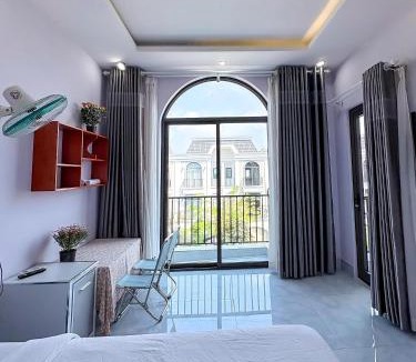 Tan An Hotel | Homestay Lavila Tân An