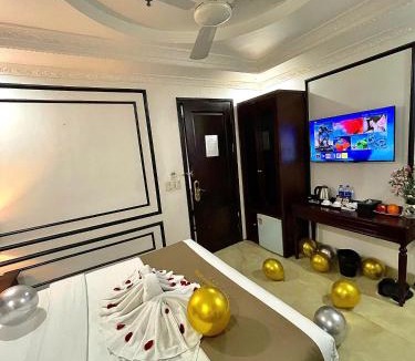 Dich Vong Hau Hotel | Nam Cường X Hotel
