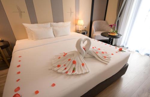 Trung Hoa Nhan Chinh Hotel | San Hotel & Pool