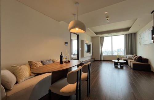 District 5 Apartment | Honghome Super Five Star Kieu By Kita