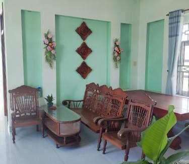 Tuy An Bed & Breakfast | Lục Thạch - Quán ăn & Homestay