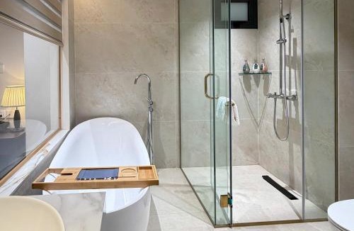 Dich Vong Hotel | L'Signature Thọ Tháp Hotel
