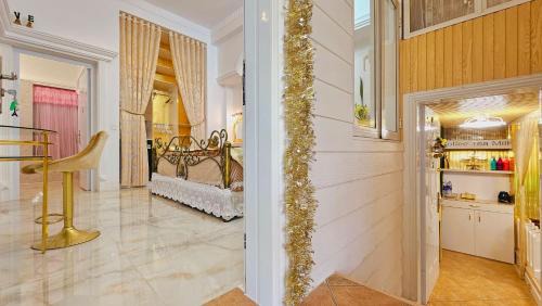 Phuong Villa | LÂU ĐÀI NHỎ ĐÀ LẠT - LITTLE CASTLE DALAT -5 rooms with kitchen and 14 people The Grand Veranda Estate 351