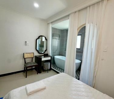 District 7 Hotel | Phu Gia Hotel 585 Nguyen Thi Thap