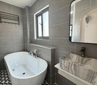 District 7 Hotel | Phu Gia Hotel 585 Nguyen Thi Thap