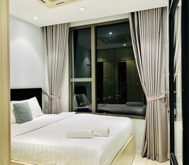 Bach Dang Riverside Hotel | SS Homes River Gate Premium