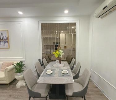 Hoang Mai Apartment | Luxury Serviced Apartments in Vinhomes Time City- Mami Housing