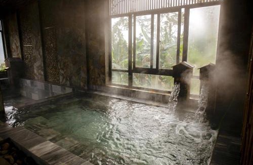 Van Chan Hotel | Phố Núi Tú Lệ Retreat onsen & spa