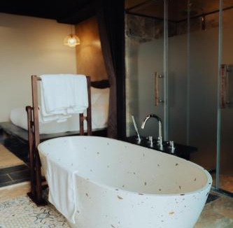 Hoa Lu Hotel | Trang An Ninh Binh Rustic Hideaway