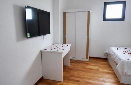 Tan Phu District Hotel | Hồng Ngọc Hotel Hồ Chí Minh
