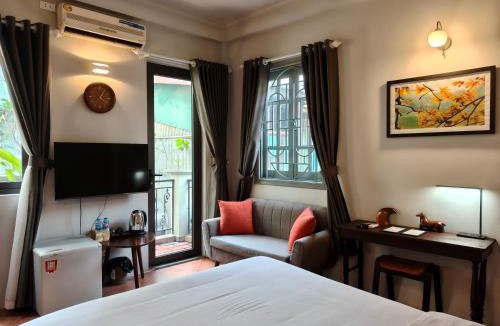 Trang Tien Apartment | T Home Balcony