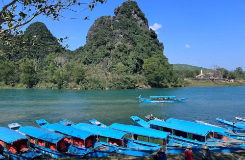 Son Trach Hotel | Phong Nha Cave Boat Tour Included - Nguyen Shack