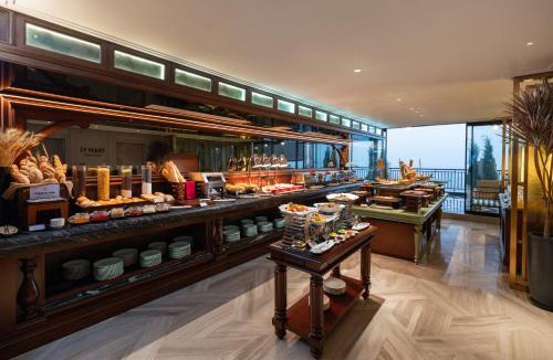 Old Quarter Hotel | HOTEL du LAC SIGNATURE