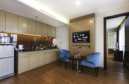 Dich Vong Hau Hotel | Novotel Suites Hanoi
