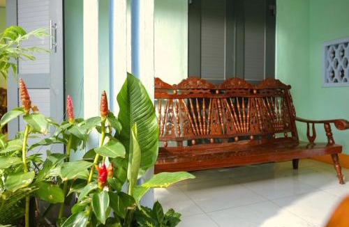 Dong Hoa House | Homestay Ông Bà Tám Làng Lò