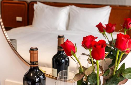 Dich Vong Hotel | San Hanoi Hotel & Gaming