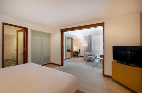Tan Binh Hotel | Garden Plaza Saigon - Formerly PARKROYAL Saigon