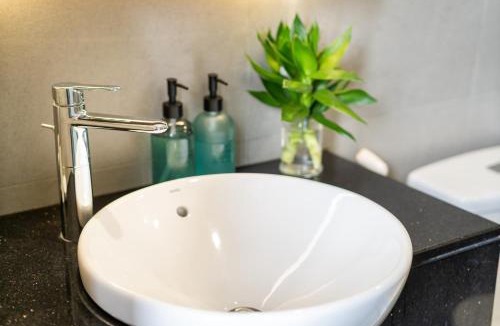 District 4 Apartment | The Silver Vinh Hoi Apartment