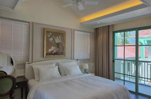An Thoi Hotel | Pool Villa Near Sunset Town