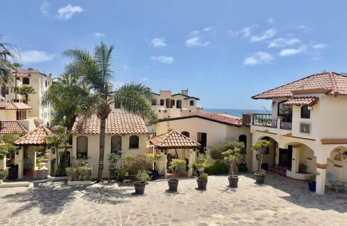 Playas de Rosarito Apartment | Puerto Nuevo Surf Casita de Mimbre 1BR with pool